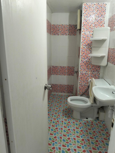 Bathroom 5, IMPACT popular condo c5 แม่ตังค์, Pak Kret