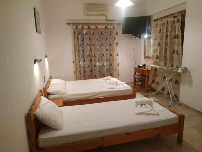 Bedroom 2, George Studios Stalida, Crete