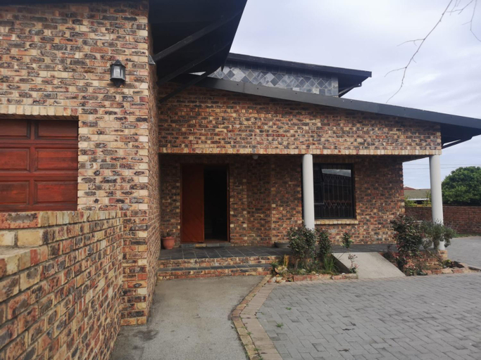 Others 3, AMM Guesthouse, Nelson Mandela Bay