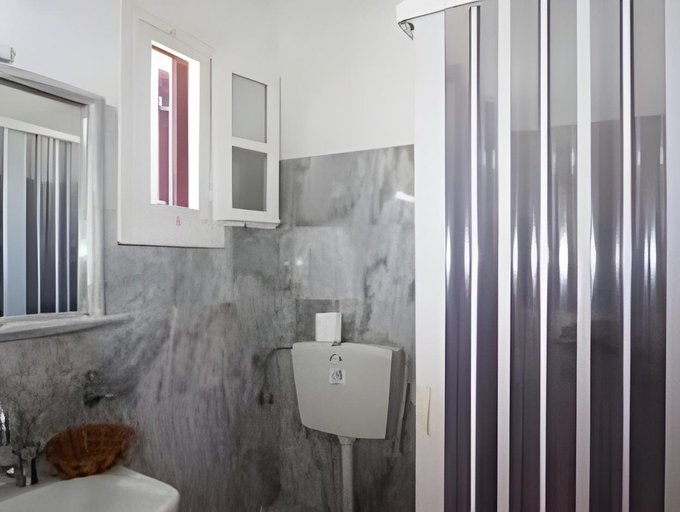 Bathroom 4, Akrogiali Hotel, South Aegean