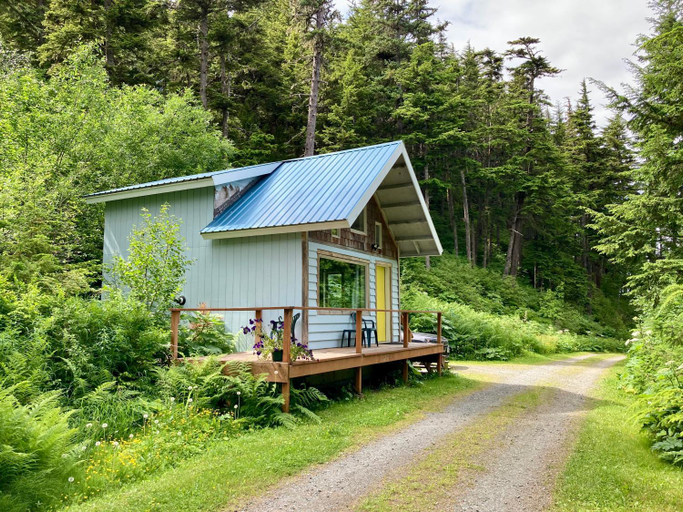 Others 5, Beach Roadhouse, Haines