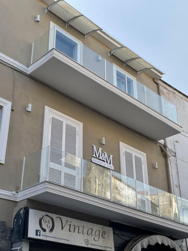 Others 4, M&M Guest House, Napoli