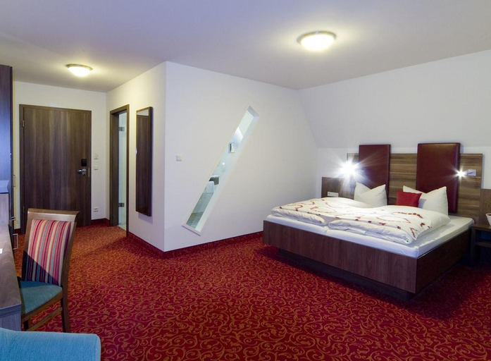 Bedroom 2, Hotel Sonneck, Schwäbisch Hall