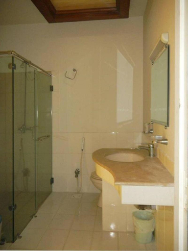 Bathroom 3, SILK HOTEL, Faisalabad
