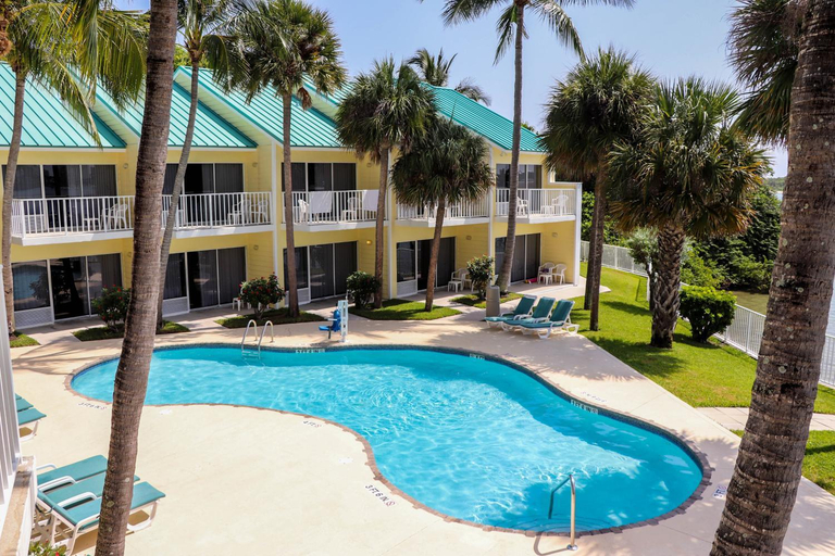 Sport & Beauty 5, Jupiter Waterfront Inn, Martin