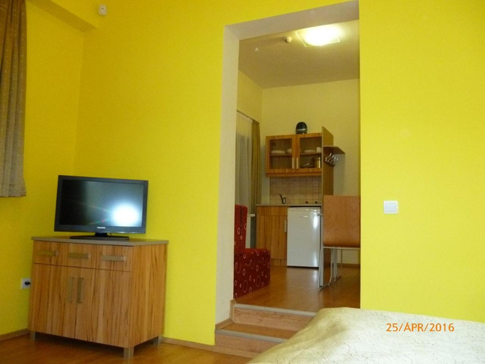 Others 4, Matrahazai Udulohaz, Gyöngyös