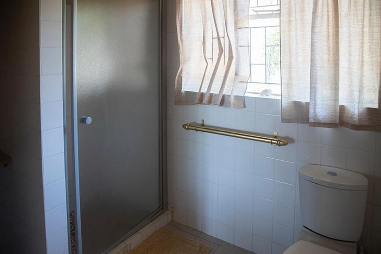 Bathroom 2, Haus Kopatsch Self Catering, Ehlanzeni