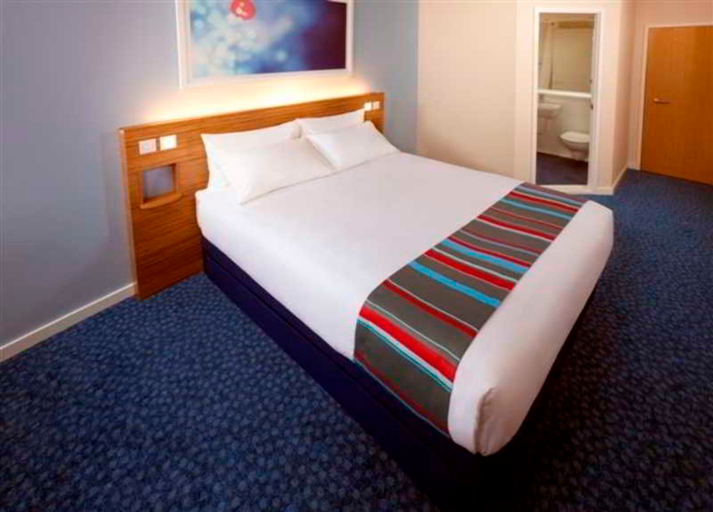Bedroom 3, Travelodge Waterloo, London