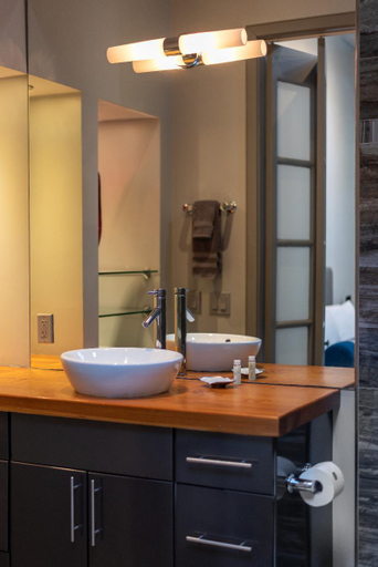 Bathroom 3, The Natchez Vacation Rentals, Orleans