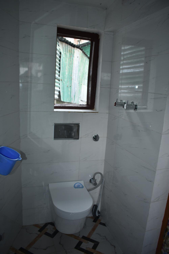 Bathroom, Pahalgam Galaxy, Anantnag