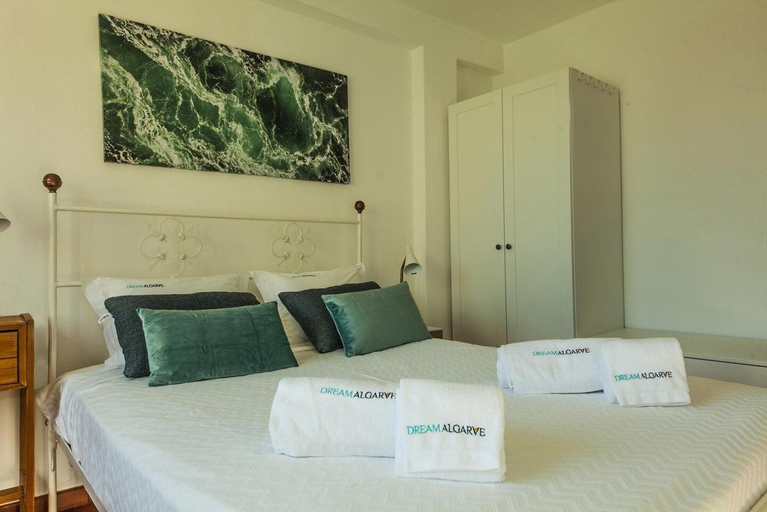 Bedroom 2, B20 - Sun and Pool Apartment, Lagos