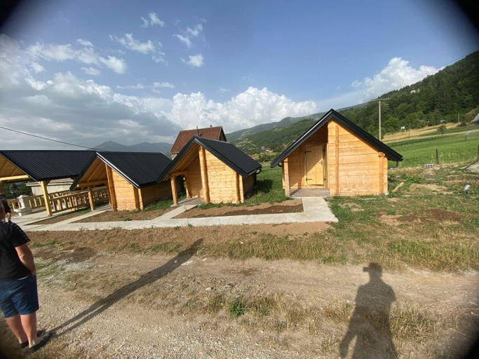 Others 5, Kucice za odmor
