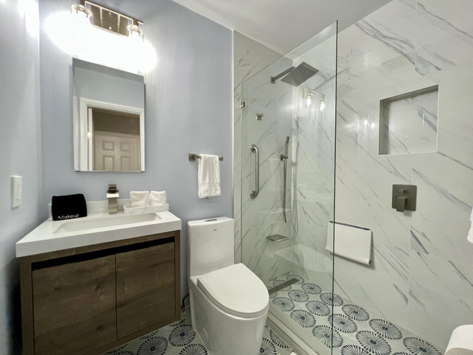 Bathroom, Villa @ Michloe - Steps from Wilton Drive, Broward