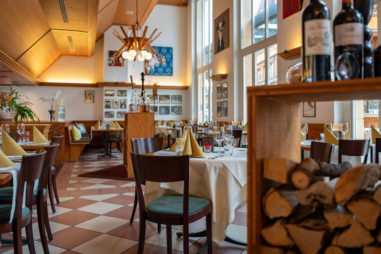 Food & Drinks 5, Hotel Victoria Lauberhorn Wengen, a Faern Collection Hotel, Interlaken