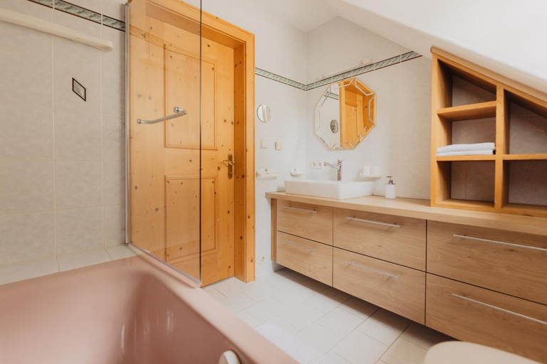 Bathroom 4, Hotel Kreuz, Landeck