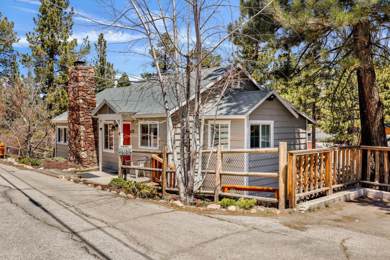 Exterior & Views 1, Snuggle down cottage #1544, San Bernardino