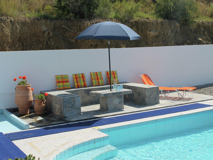 Sport & Beauty 2, Villa in Agia Galini with Pool Views, Crete