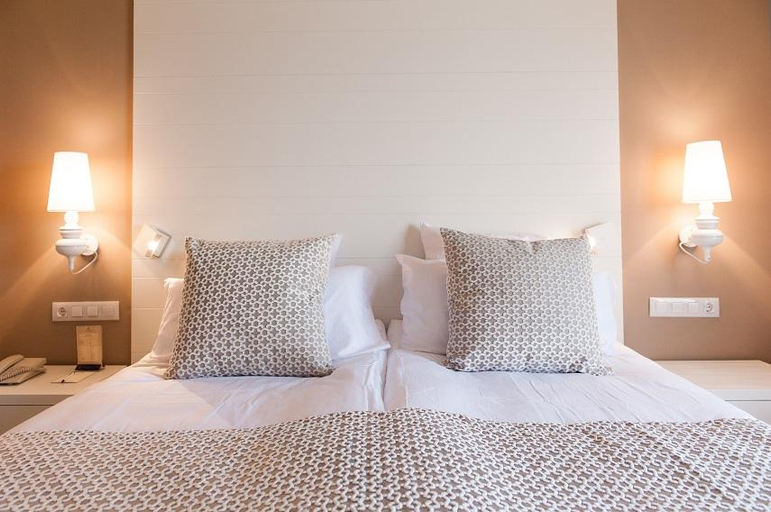 Bedroom 3, Hotel Illa d'Or & Club Apts 4* Sup, Baleares