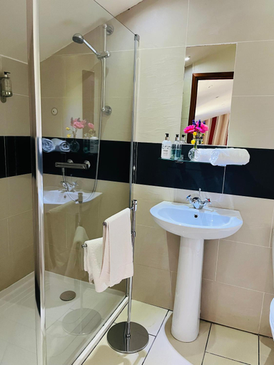 Bathroom, The Barking Buck, Norfolk