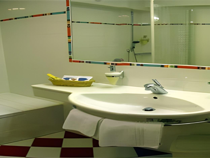 Bathroom 4, Alpenbad Hohenhaus, Schwaz