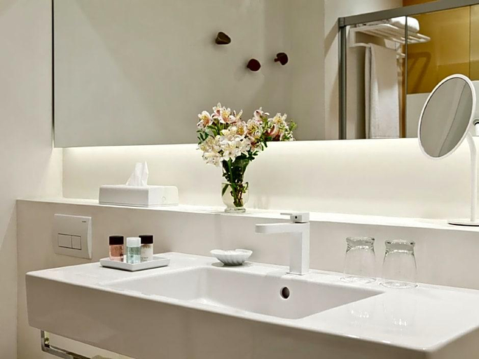 Bathroom 5, Hotel Illa d'Or & Club Apts 4* Sup, Baleares