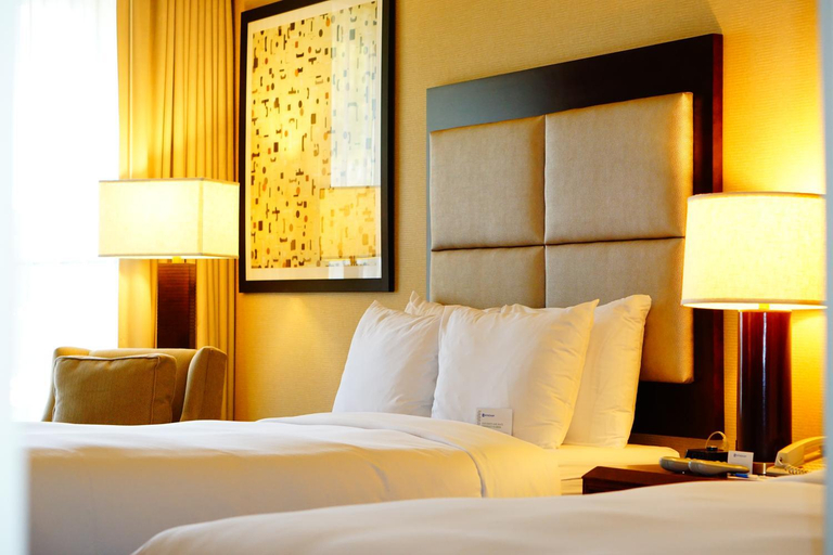 Bedroom 3, Wyndham Hotel Chicago O'Hare, Cook