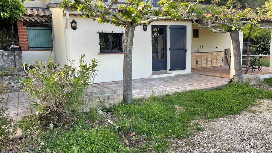 Others 5, Le Cabanon, Var