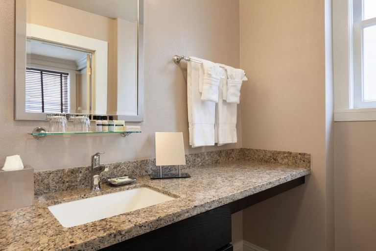 Bathroom 4, Executive Hotel Vintage Court, San Francisco