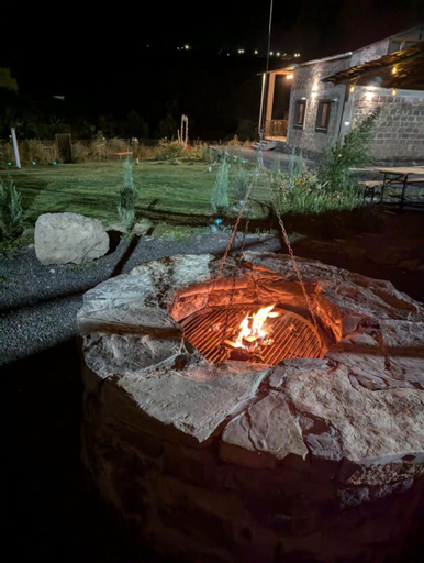 Food & Drinks, River Home