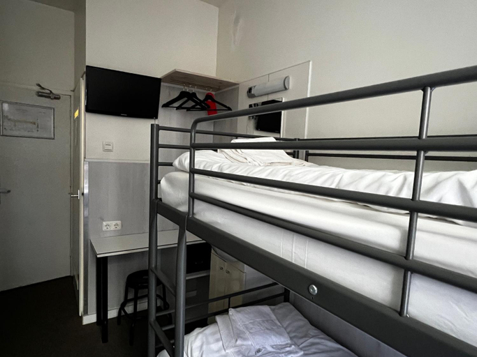 Bedroom 3, Budget Trianon Hotel, Amsterdam
