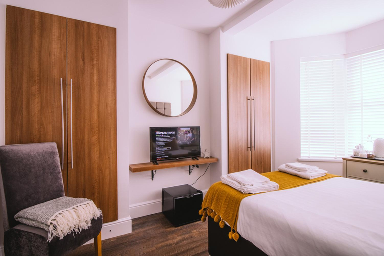 Others 3, Haven House Rooms, Barry, Vale of Glamorgan