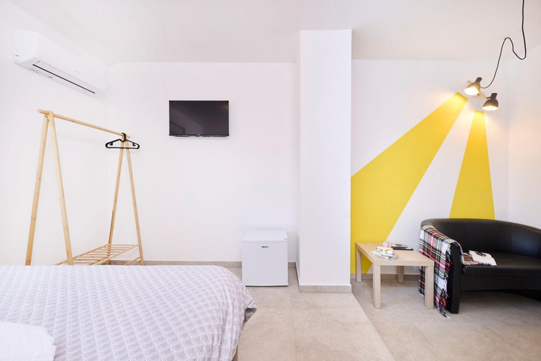 Others 5, B&B Dia, Umag