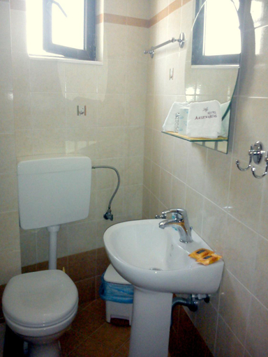 Bathroom, Hotel Arsenakos, Peloponnese
