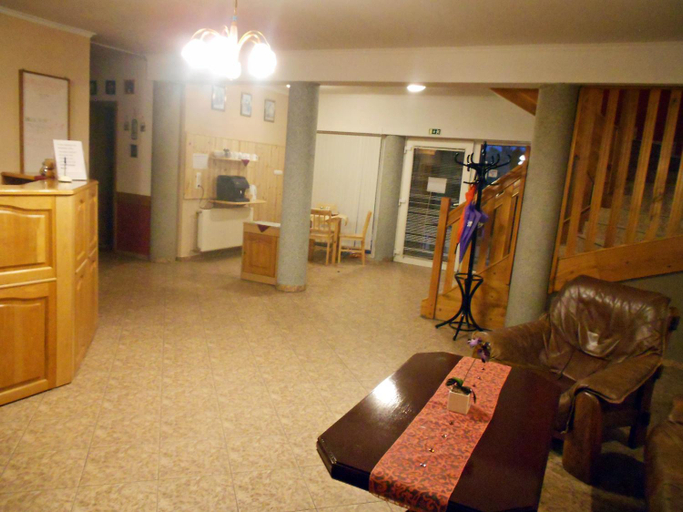 Others 5, Hotel Amarillis, Győr