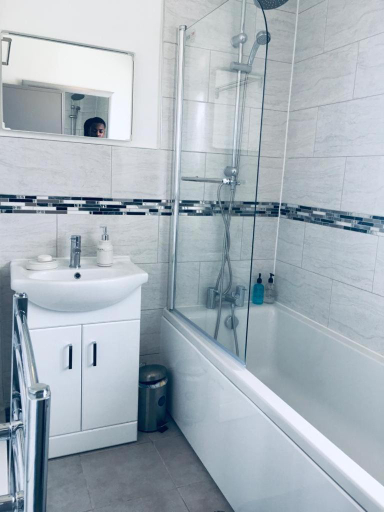 Bathroom 2, Elsham Gardens Rooms - Shared Facilities, Tameside