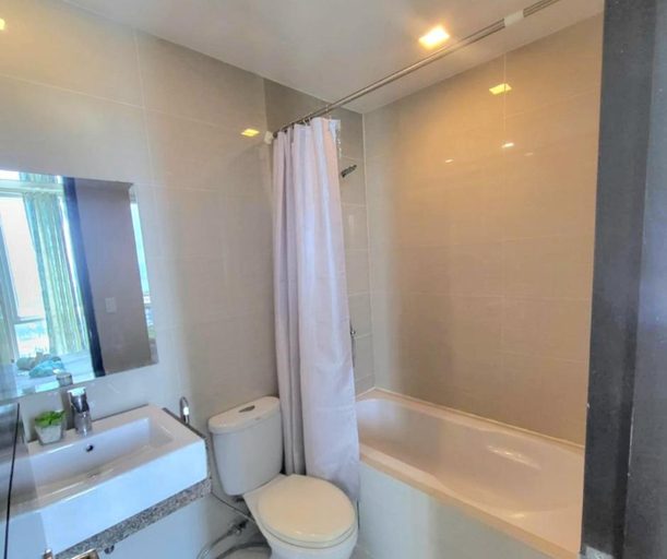 Bathroom 2, Mactan Newtown 8Newtown Boulevard Beach Condo RM9, Lapu-Lapu City
