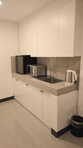 Others 2, Flat 35, Unit 1B, Las Piñas