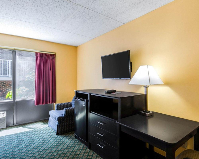 Others 5, Framingham Inn, Middlesex