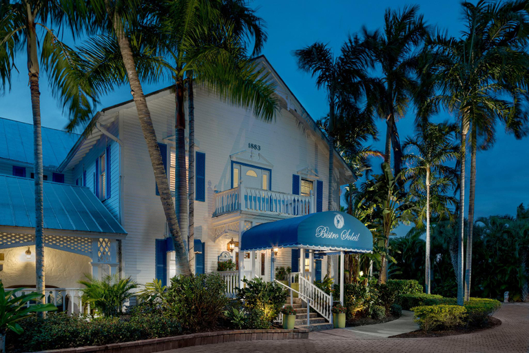 Exterior & Views 1, Olde Marco Inn & Suites, Collier