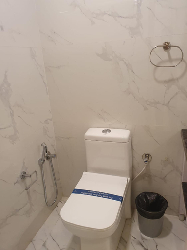 Bathroom 4, Peters Park, Vellore