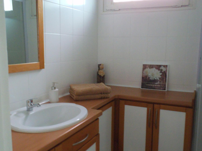 Bathroom 2, Au Bougainvillier, Pyrénées-Orientales
