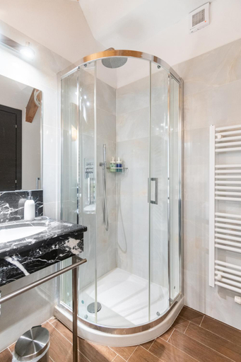 Bathroom 3, Riverside Palace Suites, Praha 5