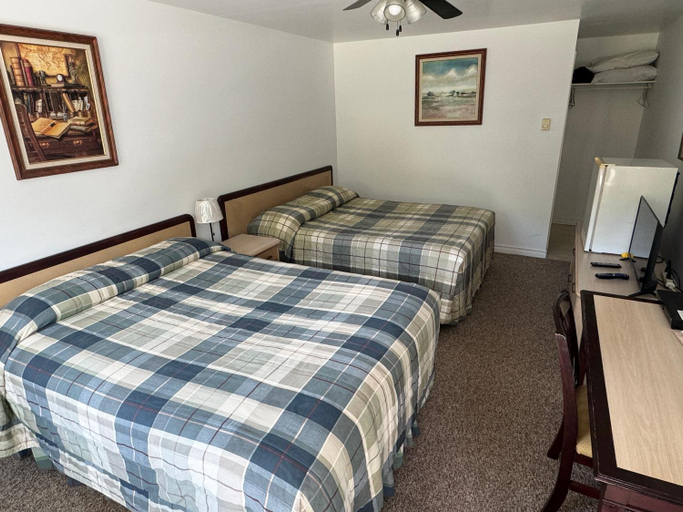 Bedroom 2, The Fundy Rocks Resort, Albert