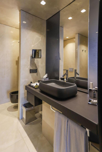 Bathroom 4, Maritim Hotel Plaza Tirana, Tirana