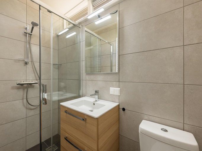Bathroom, Bungalow in De Peel by Forest Retreat, Deurne