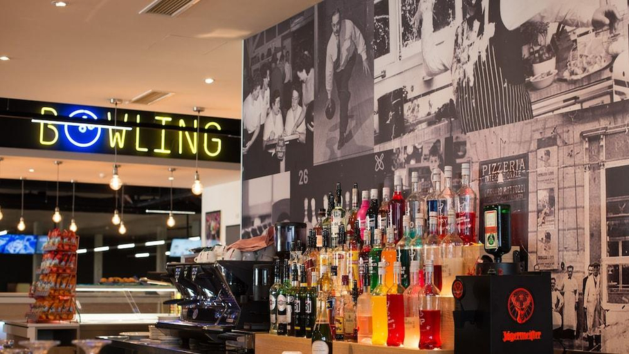 Food & Drinks 4, The Bowling Hotel, Nyon