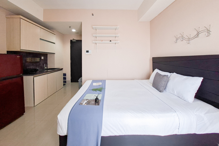 Bedroom, Nice and Elegant Studio at Paramount Skyline Apartment By Travelio, Tangerang