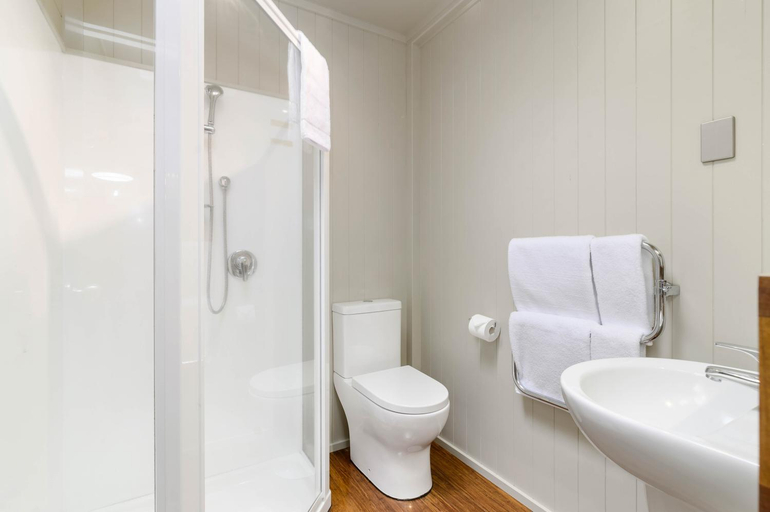 Bathroom 4, Koura Lodge, Rotorua