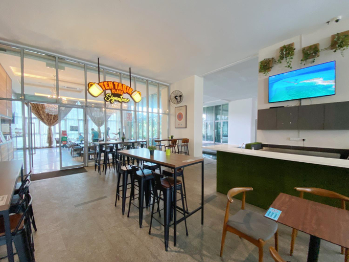 Food & Drinks 5, Awesomestay Hostel near KLCC , walk to PWTC-PUTRA , Kuala Lumpur