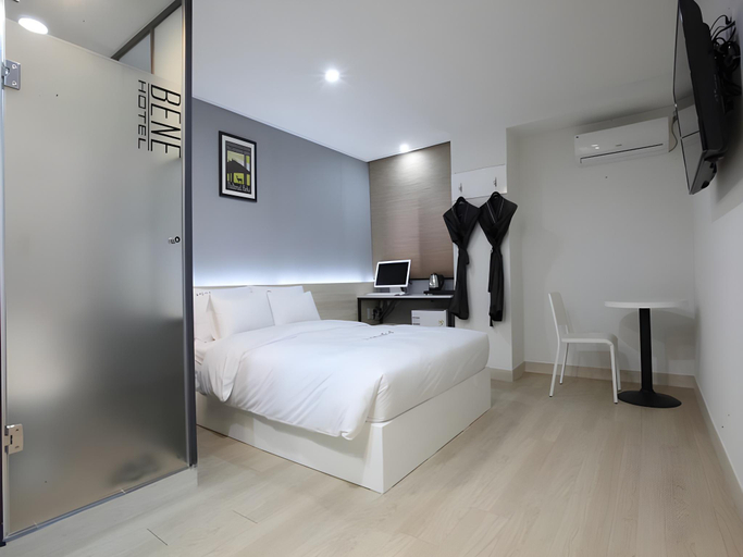 Bedroom 2, Hotel Bene, Jung